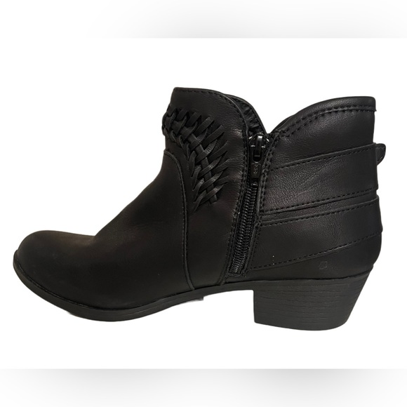 American Rag Boots. - Picture 2 of 6